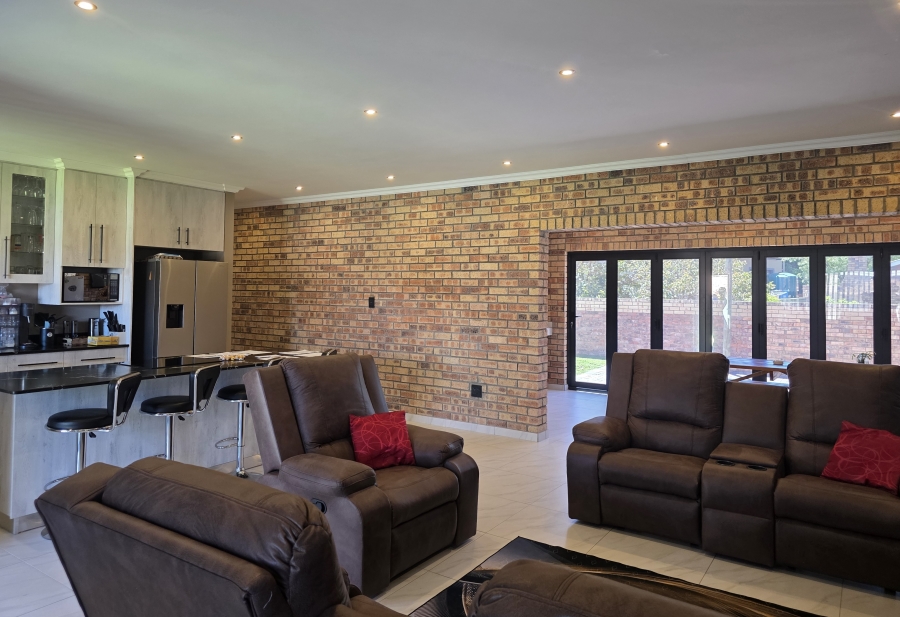 3 Bedroom Property for Sale in Wavecrest Eastern Cape